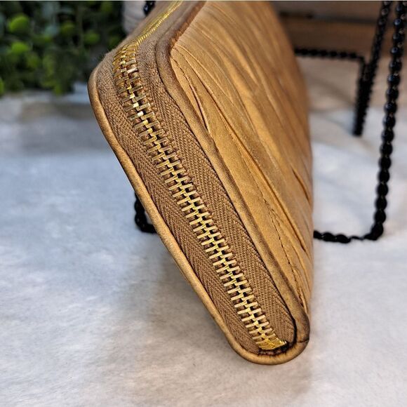 Authentic Miu Miu Matelasse Beige Leather Wallet - Picture 7 of 17